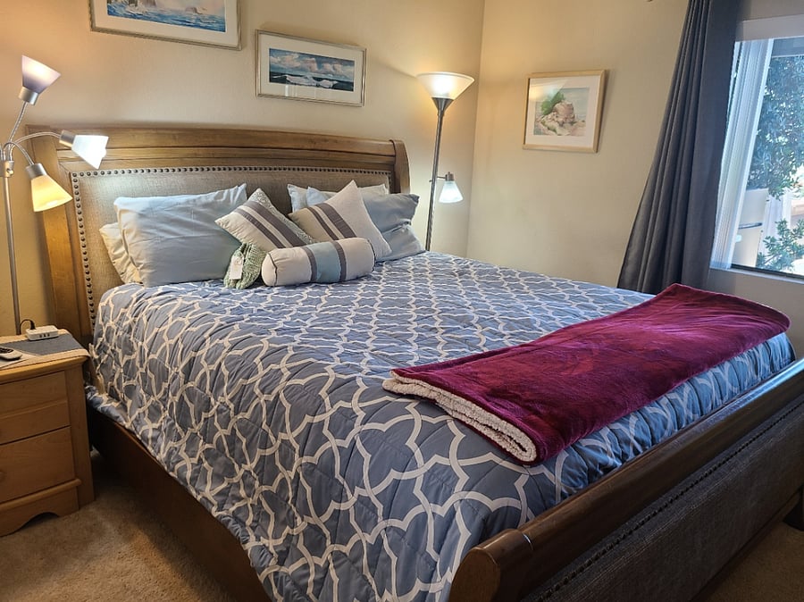 California King Bed - Black out curtains and Levalor blinds also.