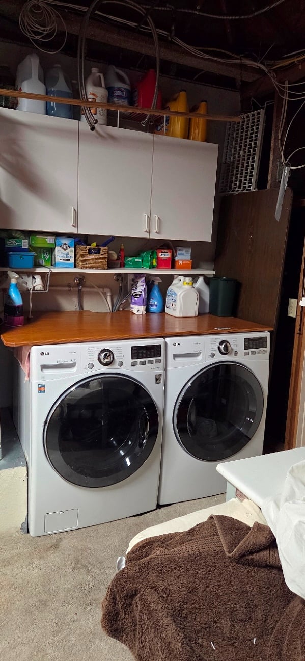 Washer and Dryer with room to fold 