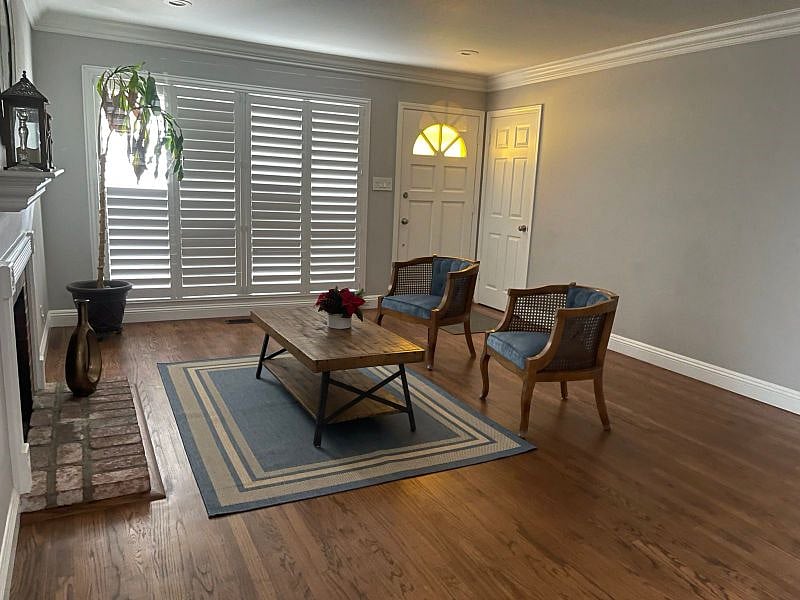 Plenty of light in the living room