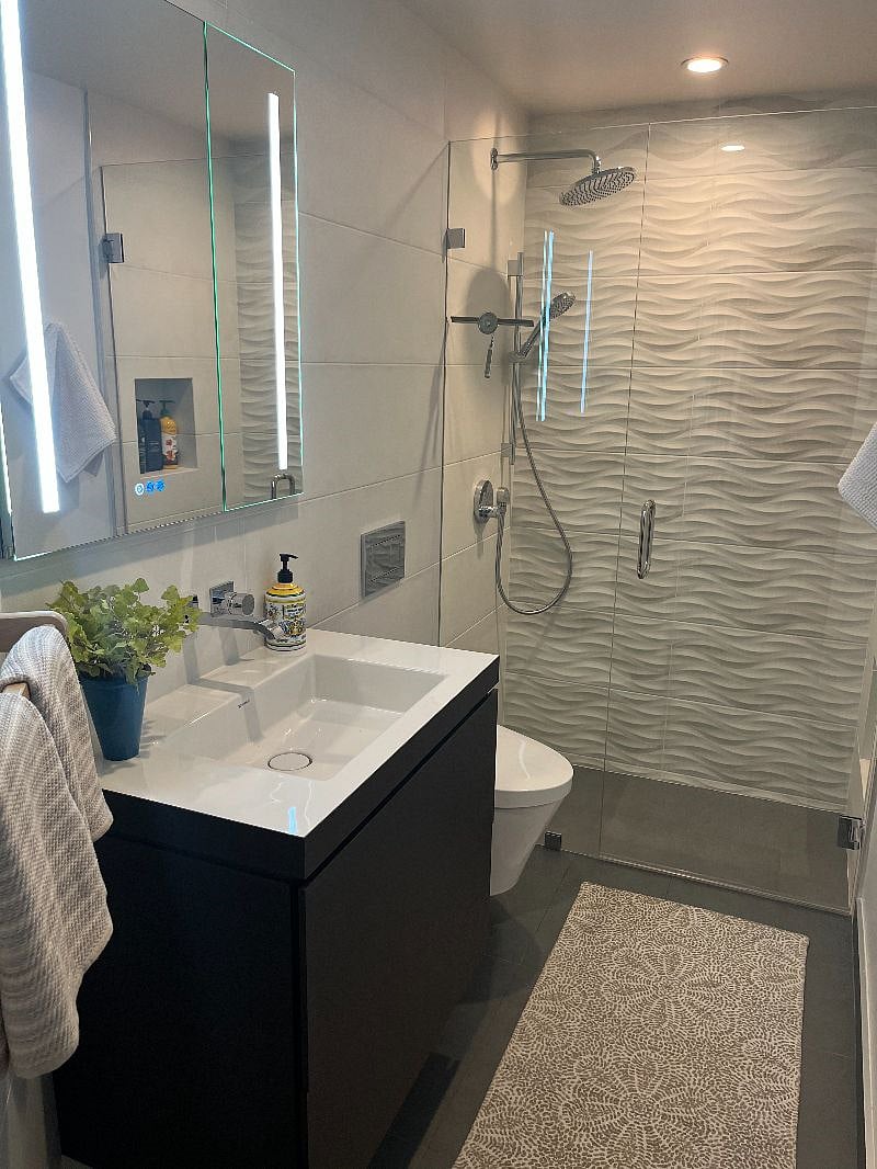 Central level bathroom.