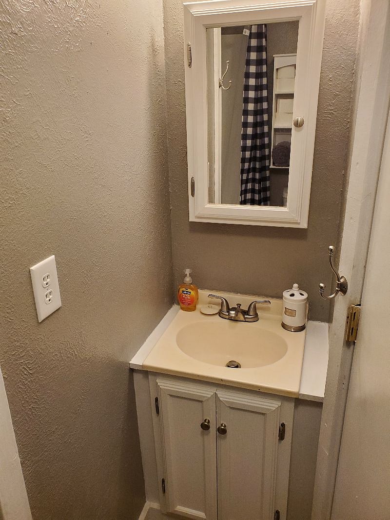 Furnished Finder property 391000_1 photo 7