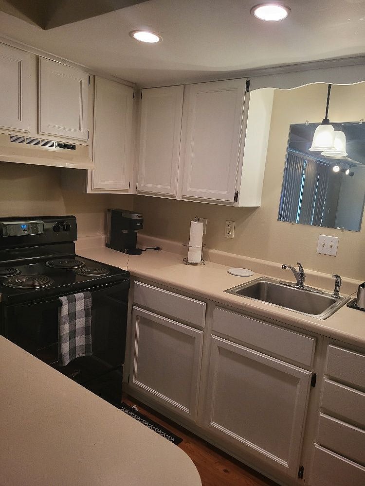 Furnished Finder property 391004_1 photo 3