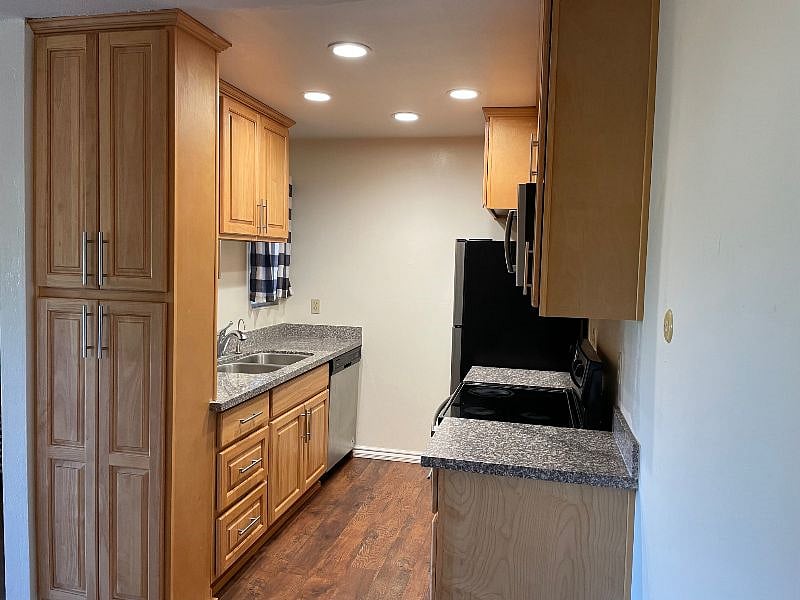 Furnished Finder property 391126_1 photo 13