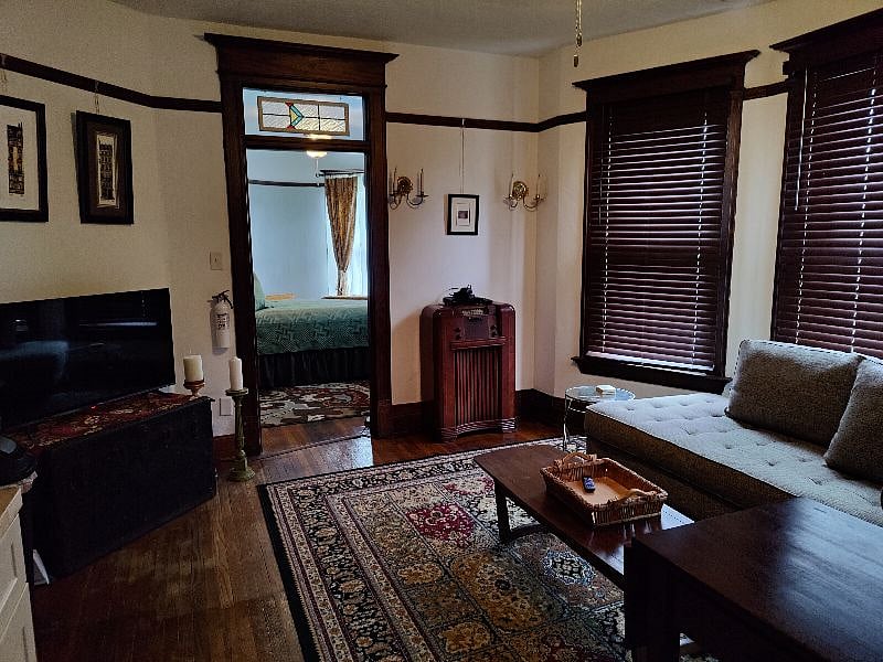 Furnished Finder property 391168_1 photo 2