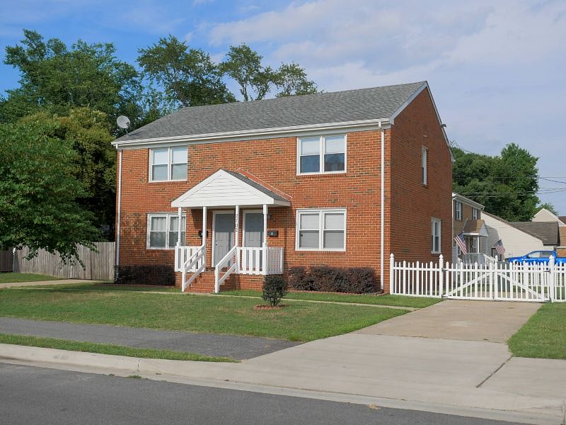 Private driway for Town-house B.