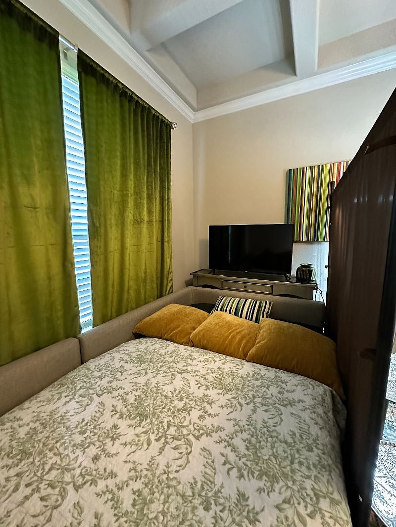 Furnished Finder property 391247_2 photo 1