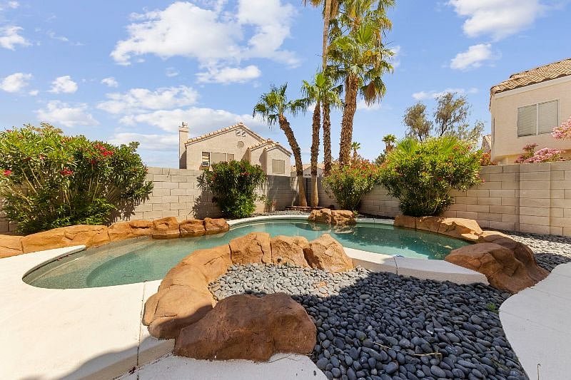 Furnished Finder property 391429_1 photo 16