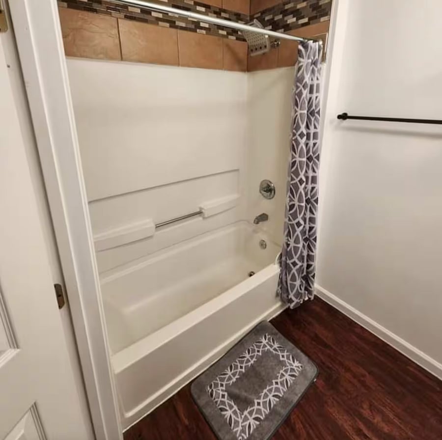 Full bath/shower.