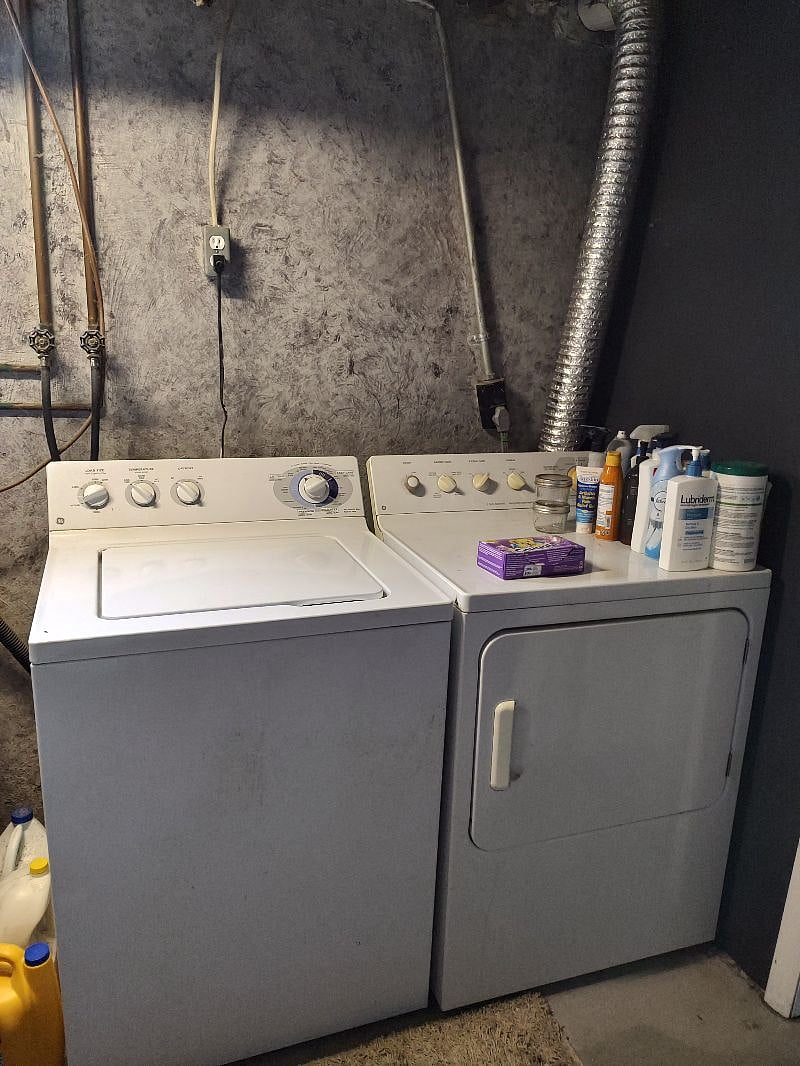 Washer/dryer in Basement