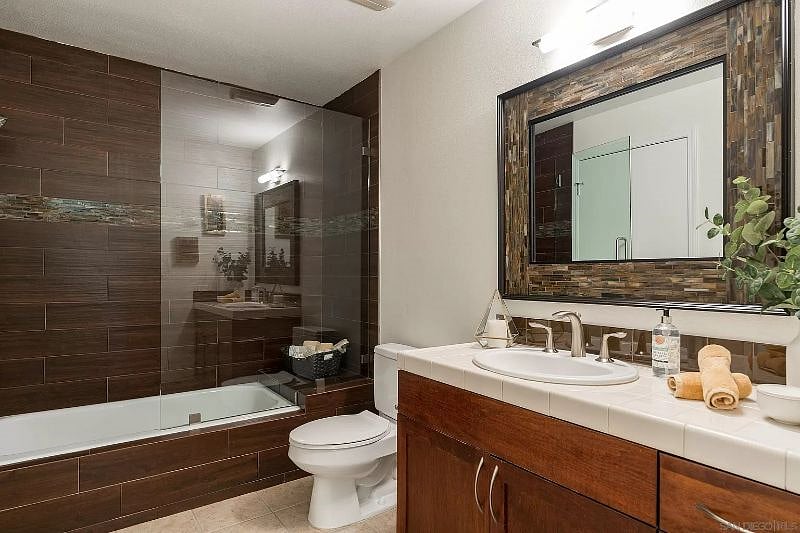 2nd Bathroom
