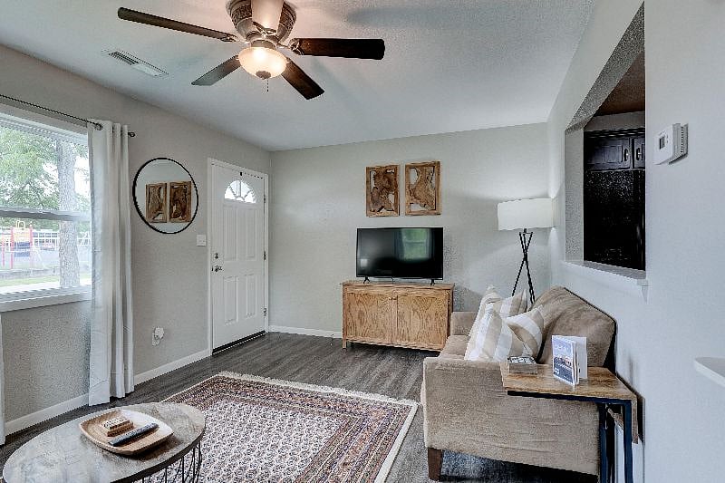 Furnished Finder property 391645_1 photo 2
