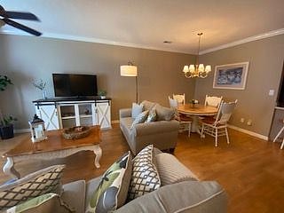 Such cozy space with everything so convenient in a quiet and peaceful neighborhood.