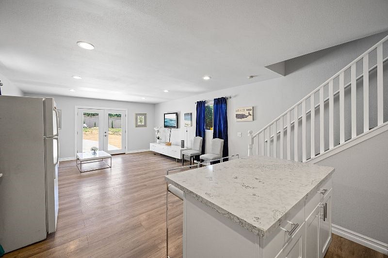Furnished Finder property 391713_1 photo 4