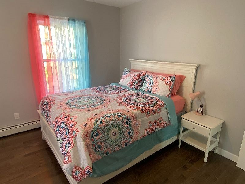 Queen Bed Rm 2A
