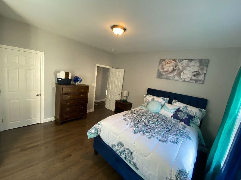 Queen Bed Rm 2B