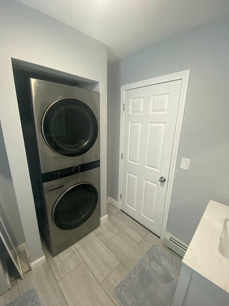 2nd Level Bathroom w/ Washer n Dryer