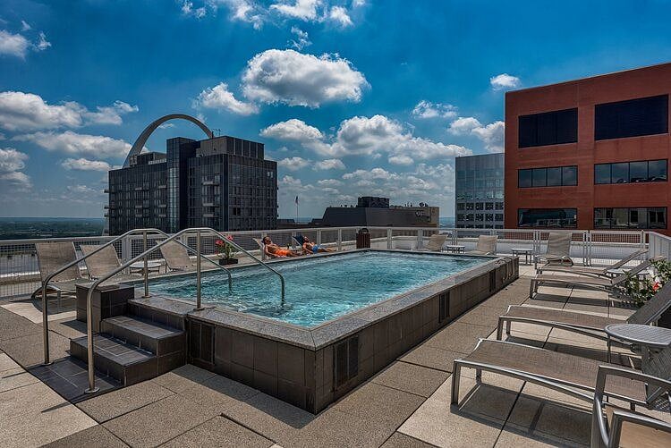Roof top pool!