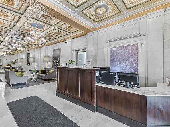 Security/Doorman desk