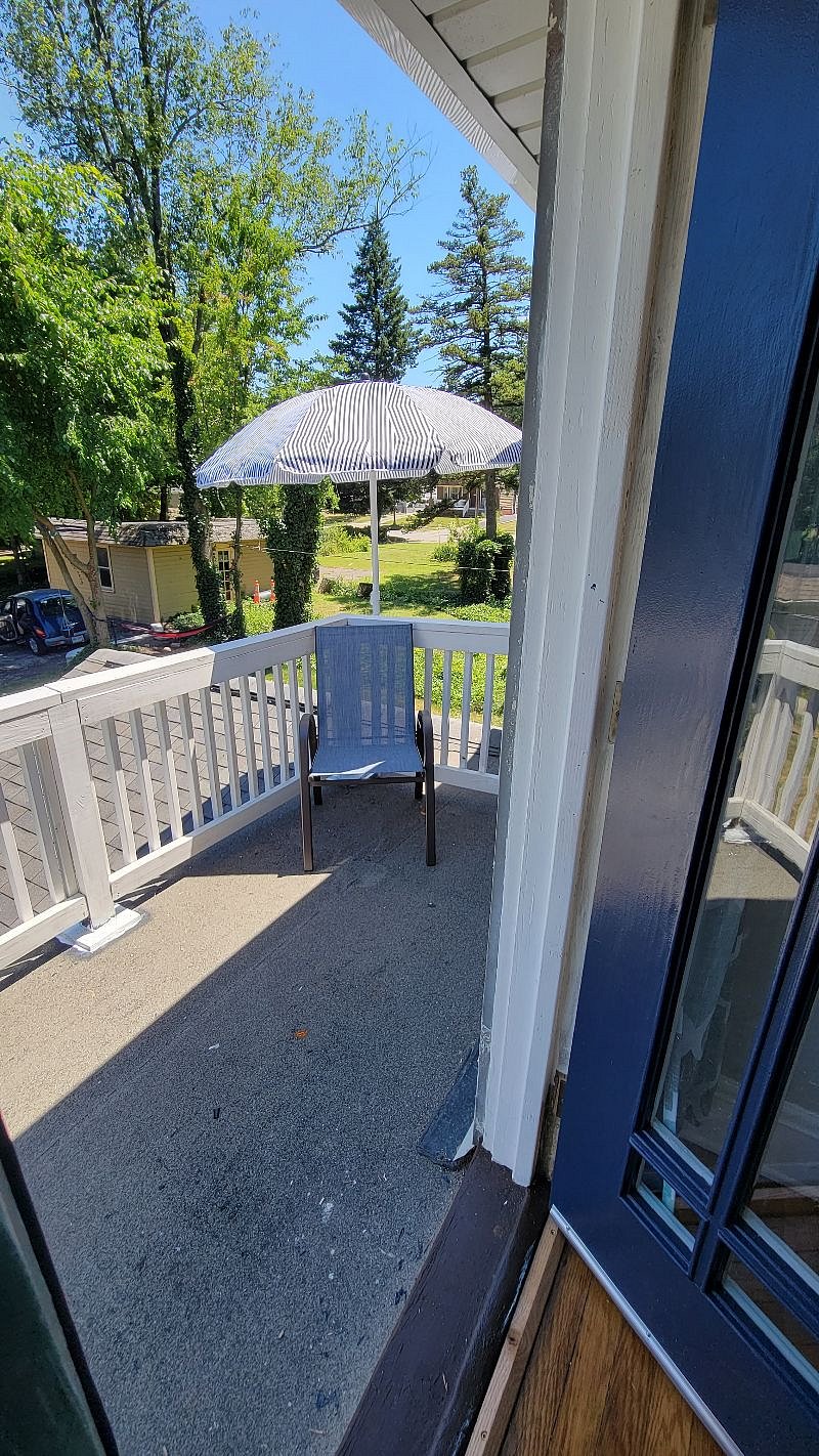 Room C: Access to private balcony 