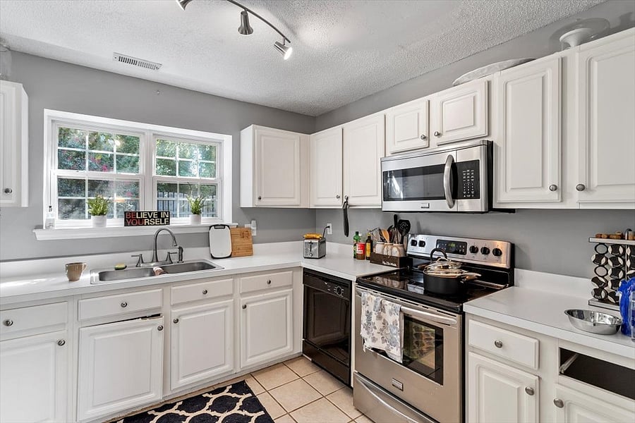 Furnished Finder property 392274_1 photo 12