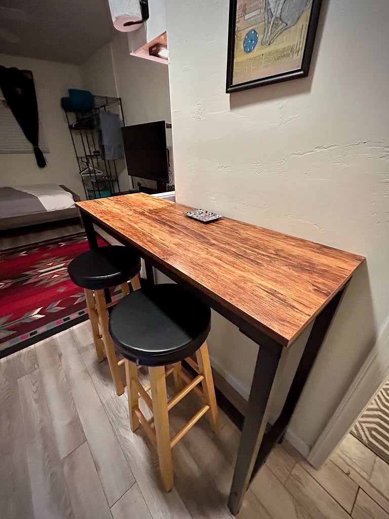 Breakfast bar/work area with High Speed internet