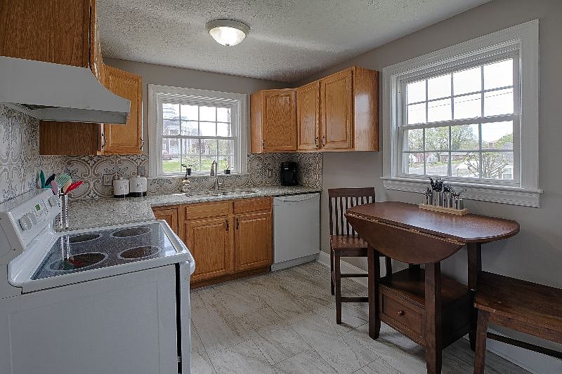Furnished Finder property 392443_1 photo 10