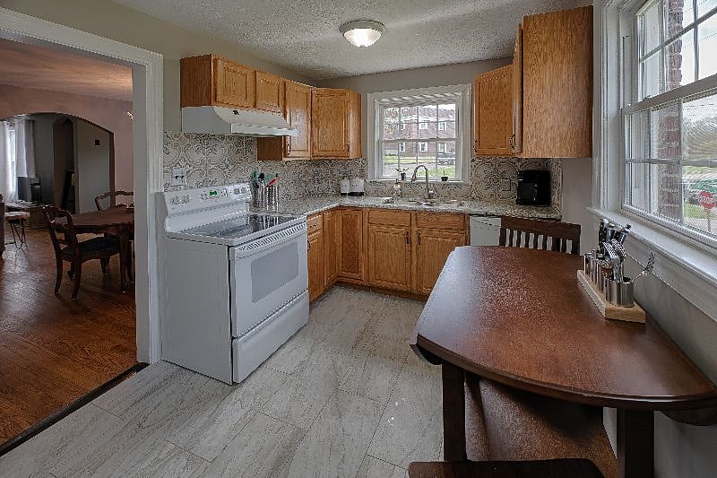Furnished Finder property 392443_1 photo 11