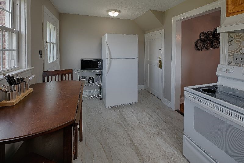 Furnished Finder property 392443_1 photo 12