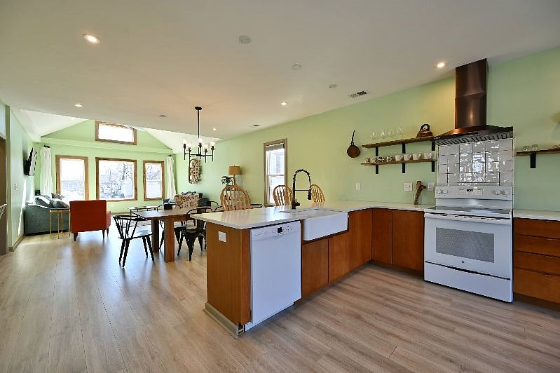 Furnished Finder property 392476_1 photo 12