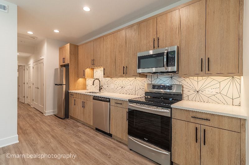 Furnished Finder property 392503_1 photo 8