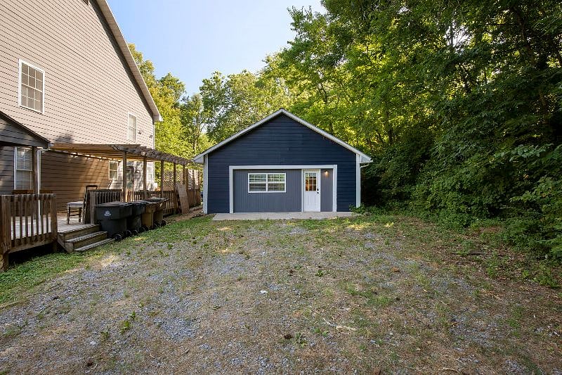 Furnished Finder property 392516_1 photo 16