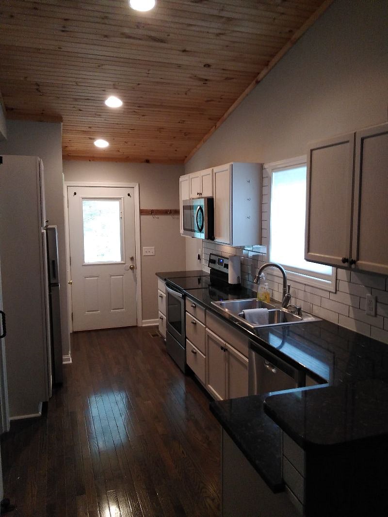 Furnished Finder property 392598_1 photo 9