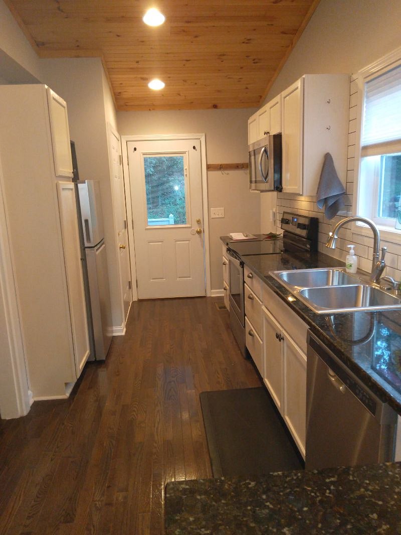 Furnished Finder property 392598_1 photo 10