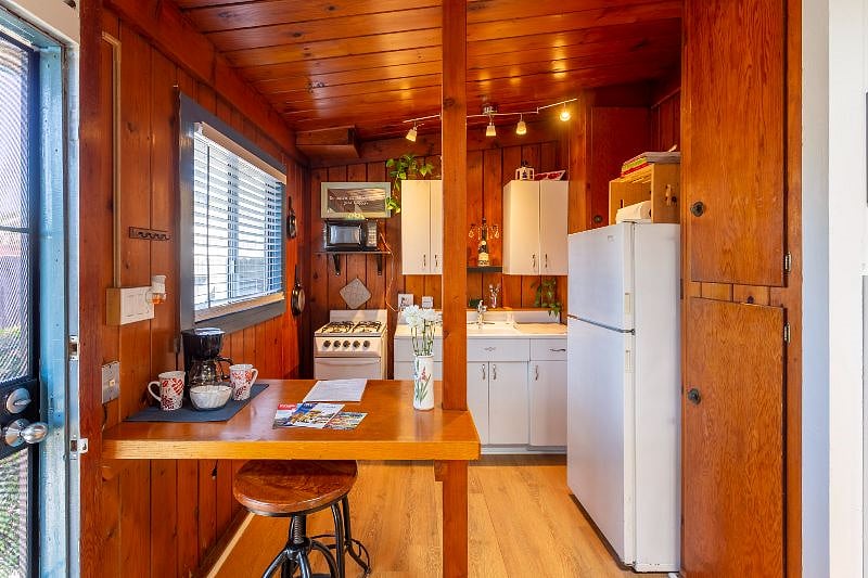 Furnished Finder property 392610_3 photo 6