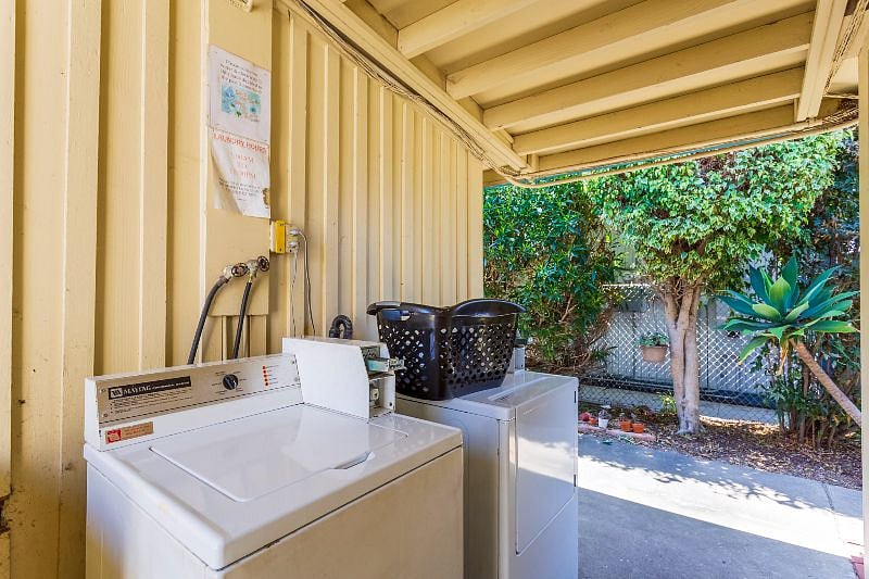 Furnished Finder property 392610_3 photo 16