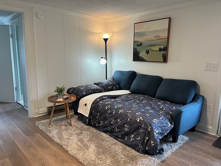 For guests the sectional can converts to a full size bed.
