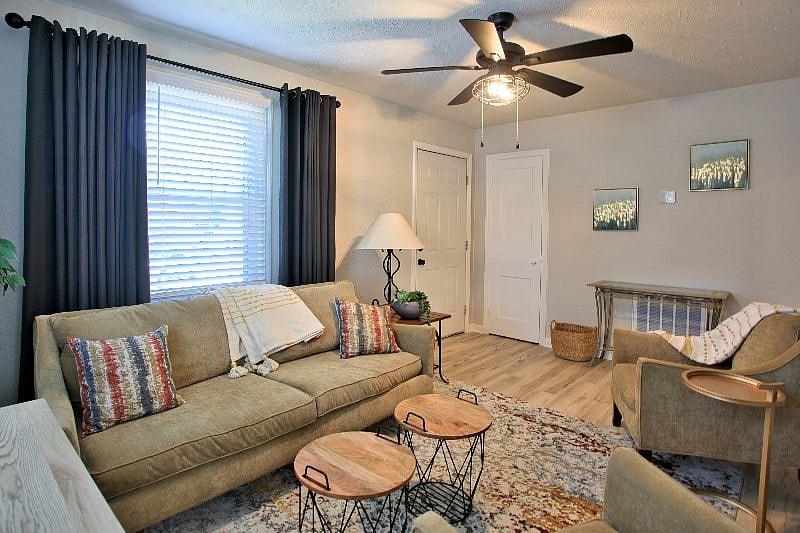 Furnished Finder property 392699_1 photo 3