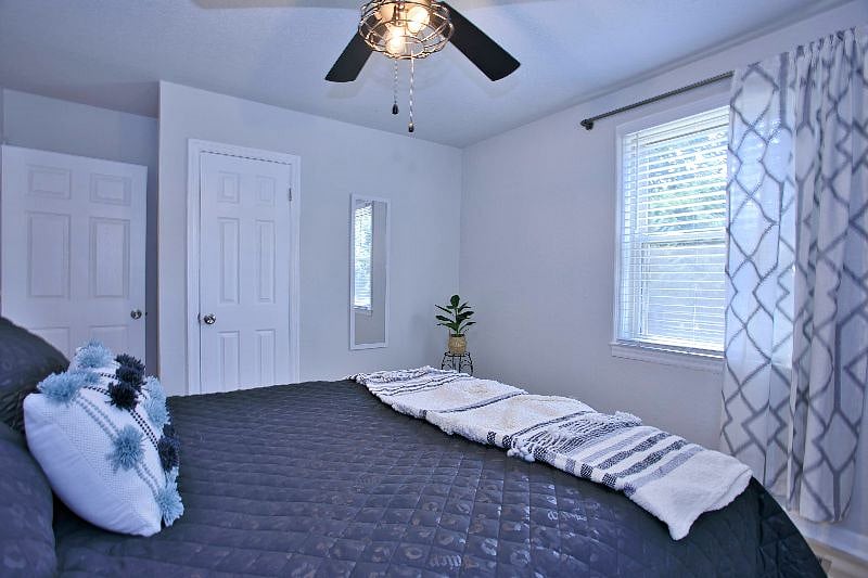 Furnished Finder property 392699_1 photo 8