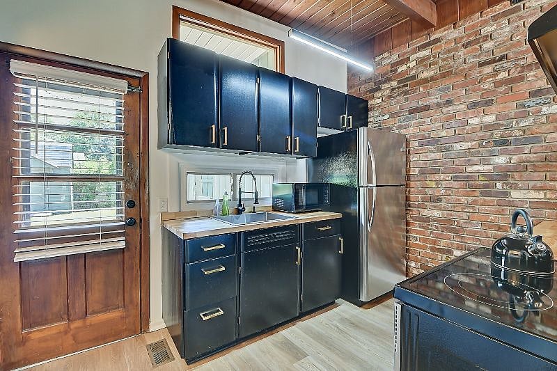 Furnished Finder property 392750_1 photo 9