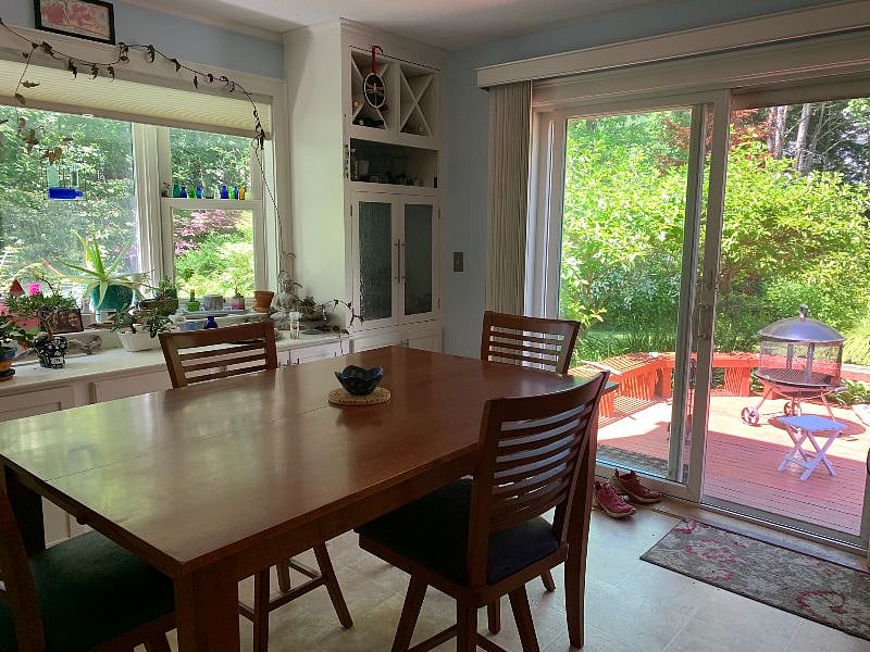 kitchen/dining area - slider to back yard and deck.