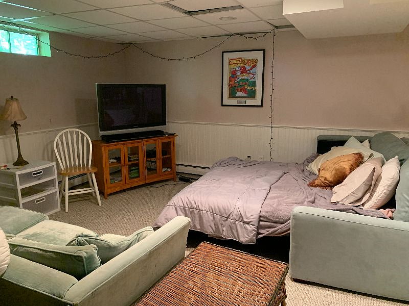 Basement bonus quiet dark sleeping space
