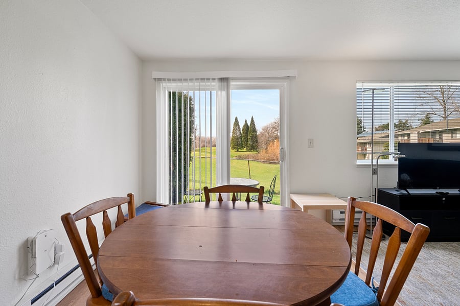 Dining area. 