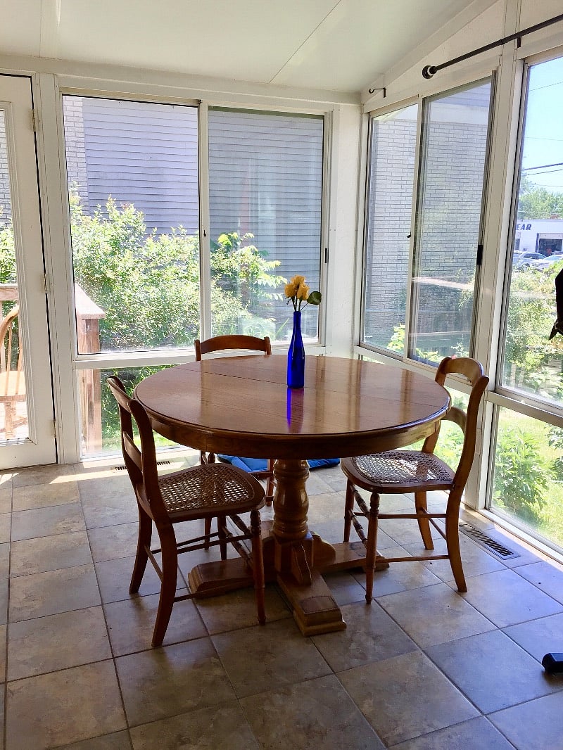 Sun porch dining