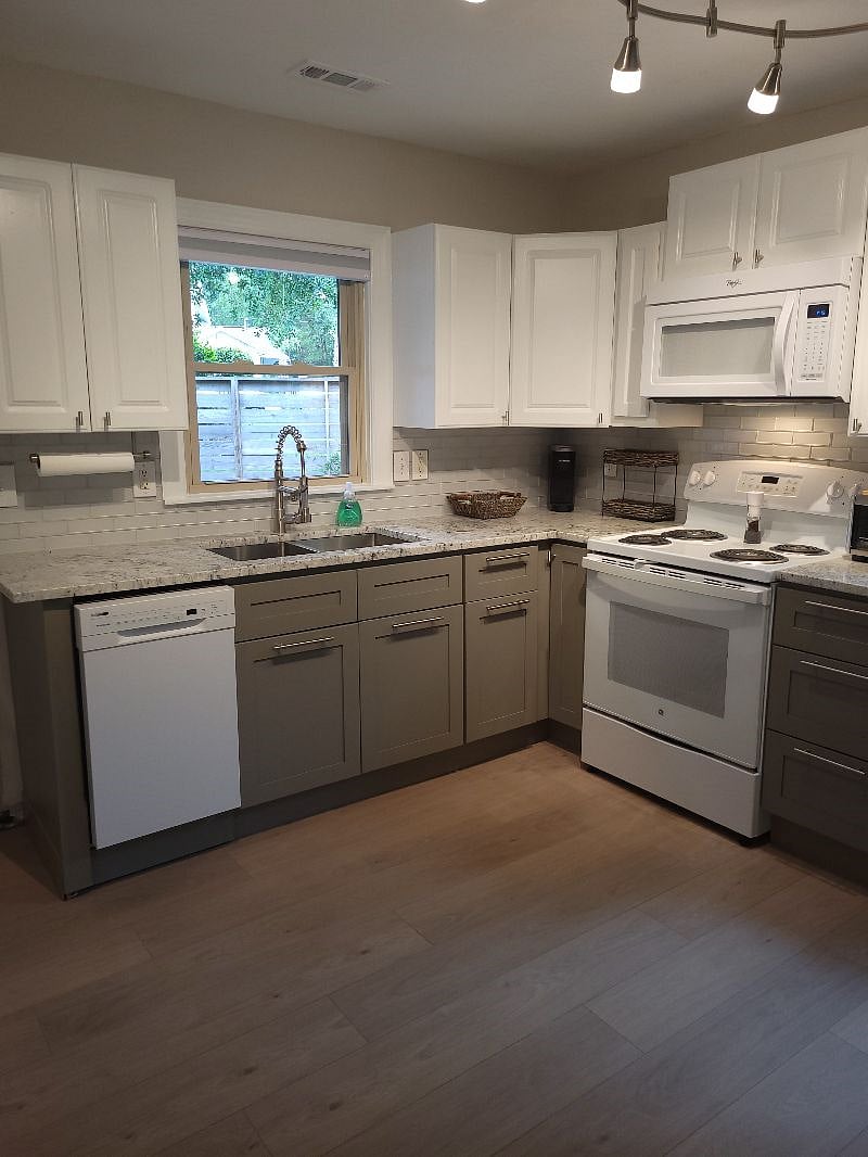 Furnished Finder property 393001_1 photo 5