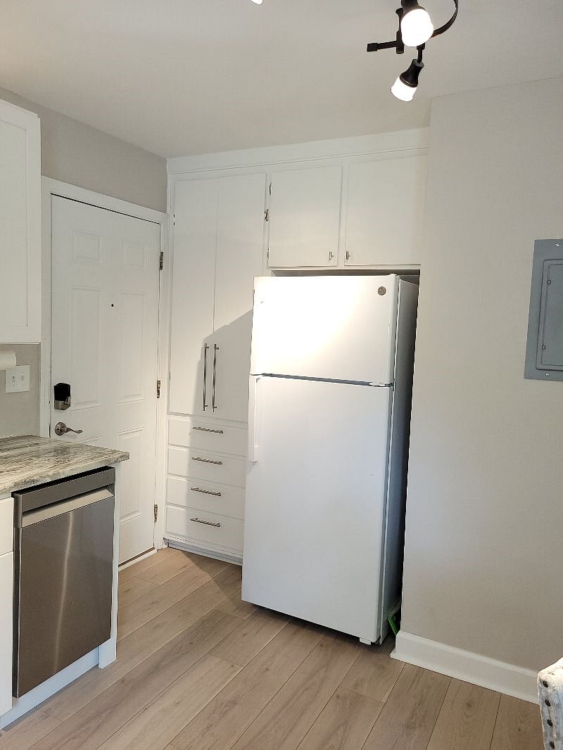 Furnished Finder property 393001_2 photo 5