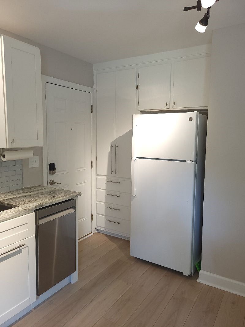 Furnished Finder property 393001_2 photo 11