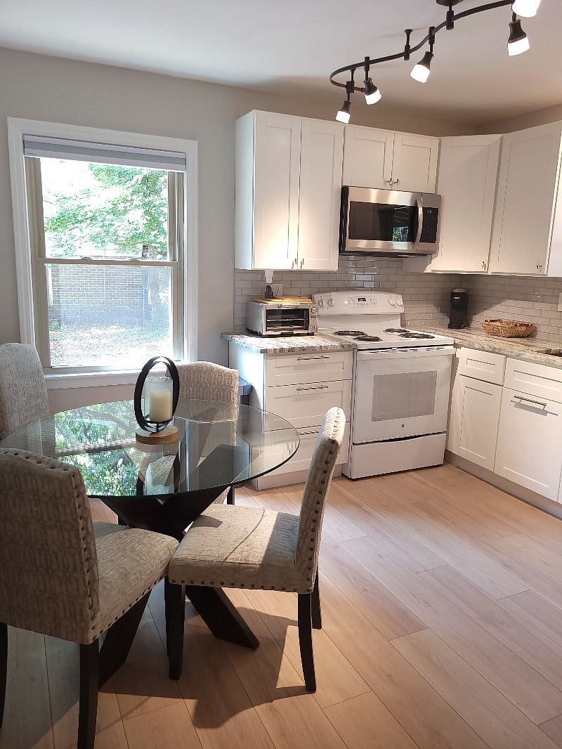 Furnished Finder property 393001_2 photo 12