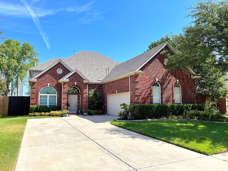 Located in the back of a small 4 street neighborhood. Wide streets create easy parking and access to main roads