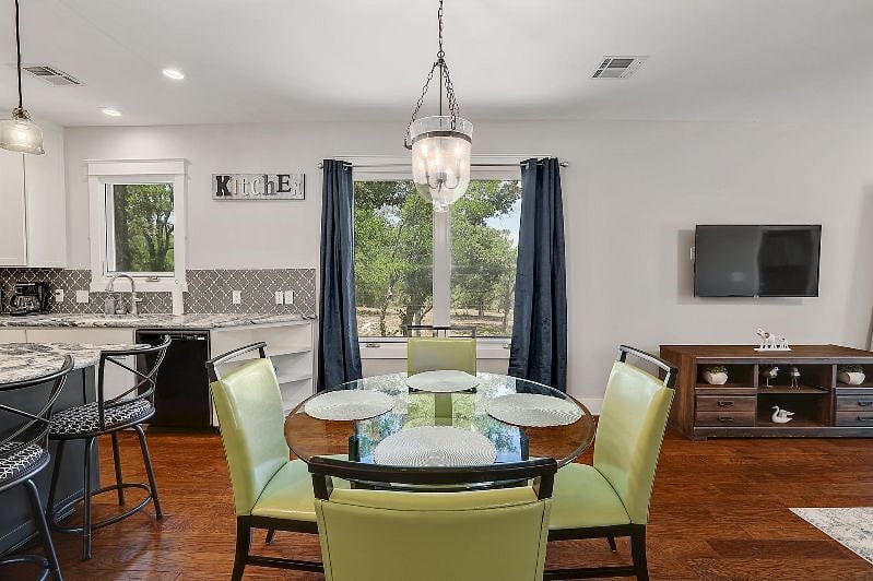 Furnished Finder property 393210_1 photo 23