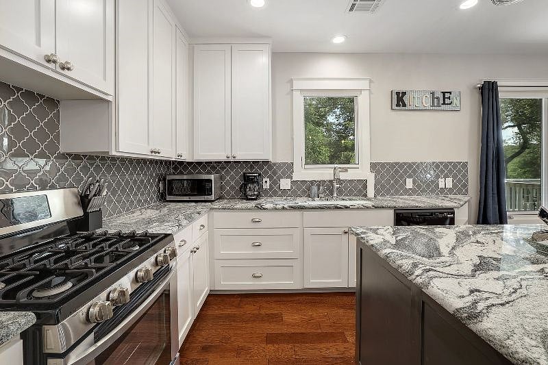 Furnished Finder property 393210_1 photo 25